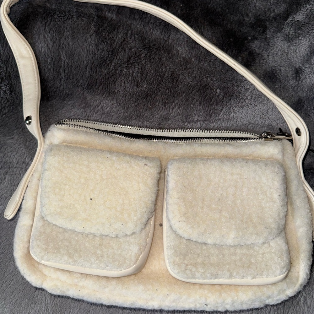 Pretty Little Thing Sherpa Bag